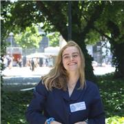 Profesora básica de la Pontificia Universidad Católica de Chile, con experiencia en clases de reforzamiento y técnicas de estudio